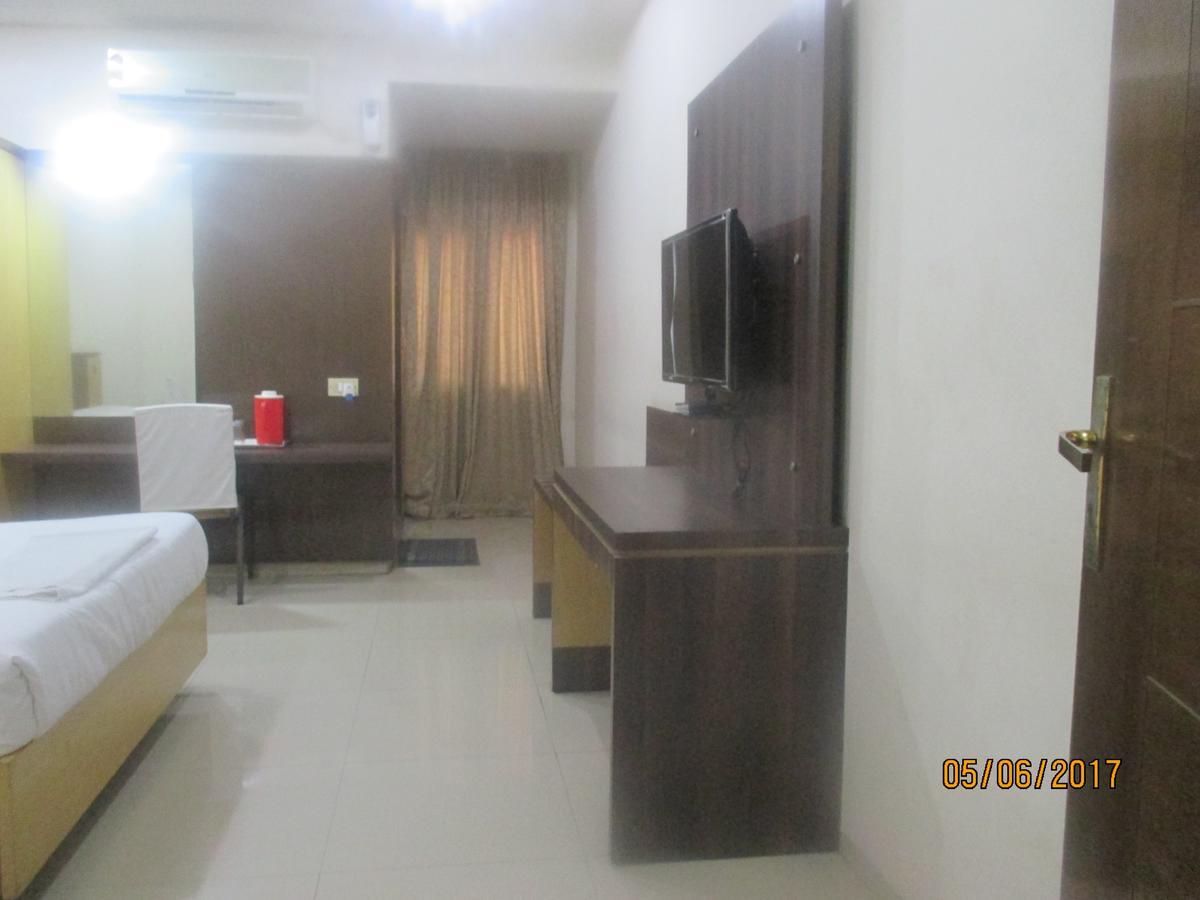 A.R Grand Hotel วิสาขปัตนัม ภายนอก รูปภาพ