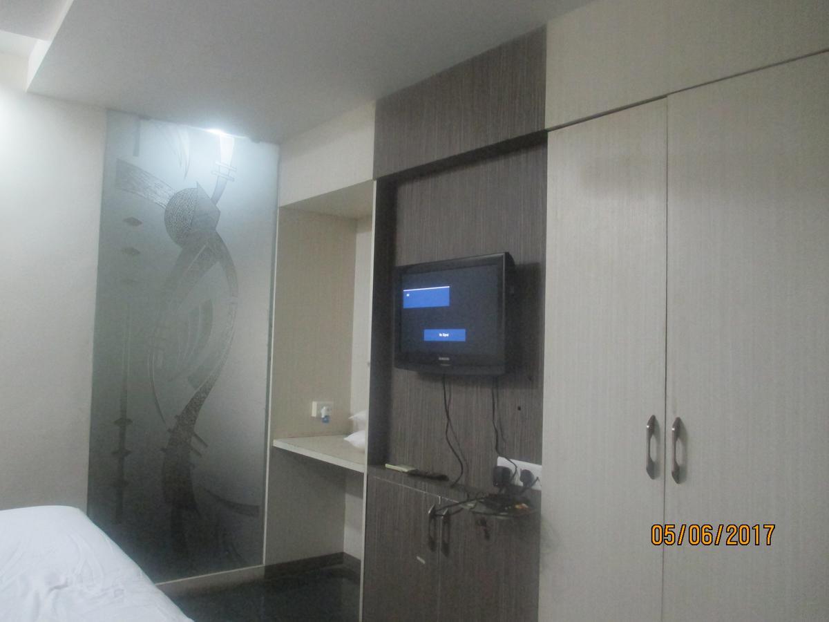A.R Grand Hotel วิสาขปัตนัม ภายนอก รูปภาพ